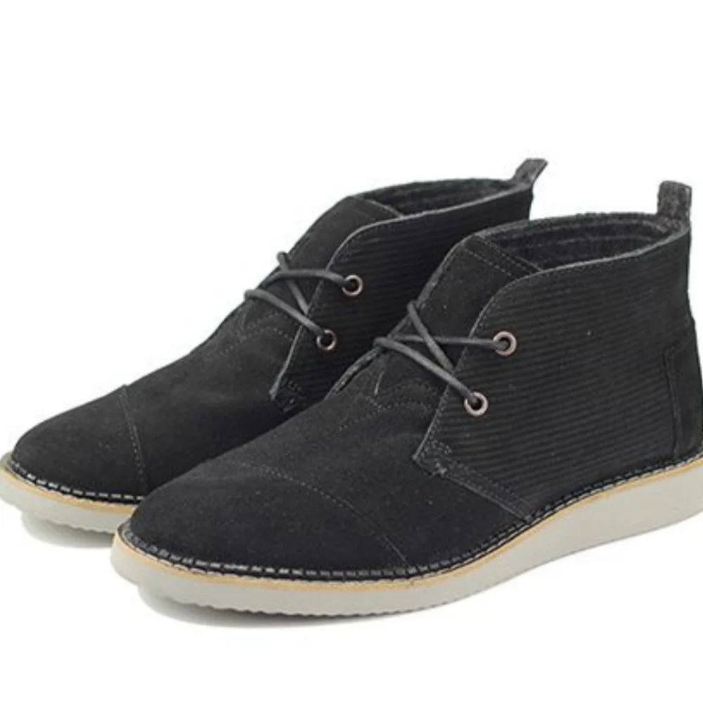 Toms Mateo Chukka Black Embossed Suede Size 11.5